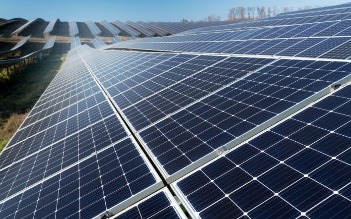 “Sfruttare al meglio l’energia solare: guida alla scelta delle batterie per impianti fotovoltaici”